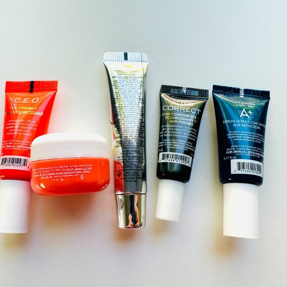 3441 SUNDAY RILEY DELUXE SAMPLE SIZE BUNDLE LOT KIT WITH MAKEUP COSMETIC BAG - Picture 3 of 5